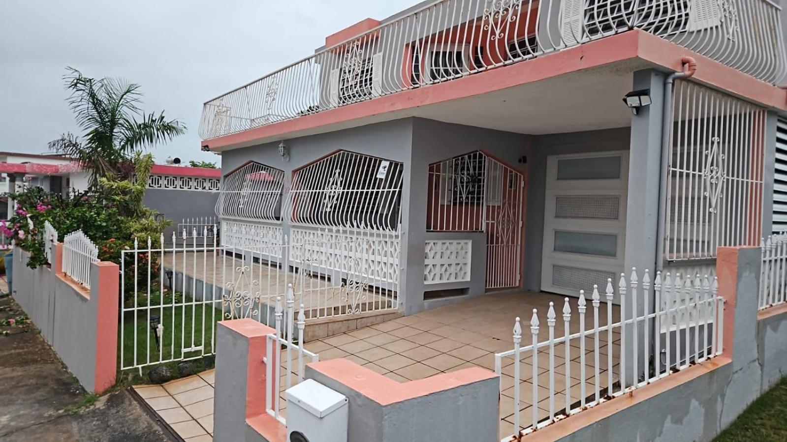 Cozy Cute Home 2Nd Floor Pay At The Property And We Have Many Method Of Payments Just Ask Us ฟาจาร์โด ภายนอก รูปภาพ